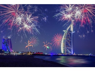 احتفال رأس السنة الجديدة اللجنة الدائمة لشؤون العمال في دبي تكرّم العمّال في حفل خاص